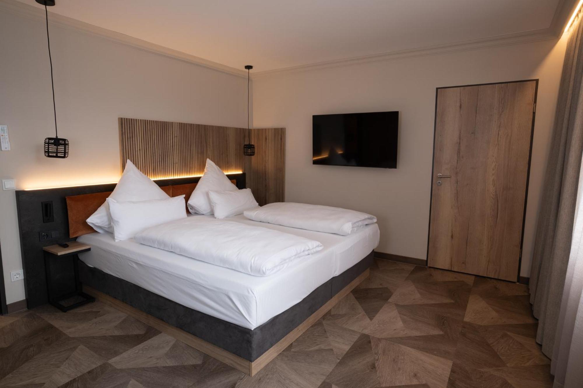 Olymp Munich Hotel Eching  Exterior photo