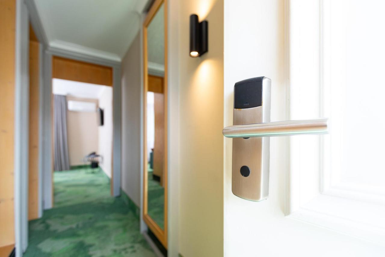Olymp Munich Hotel Eching  Exterior photo